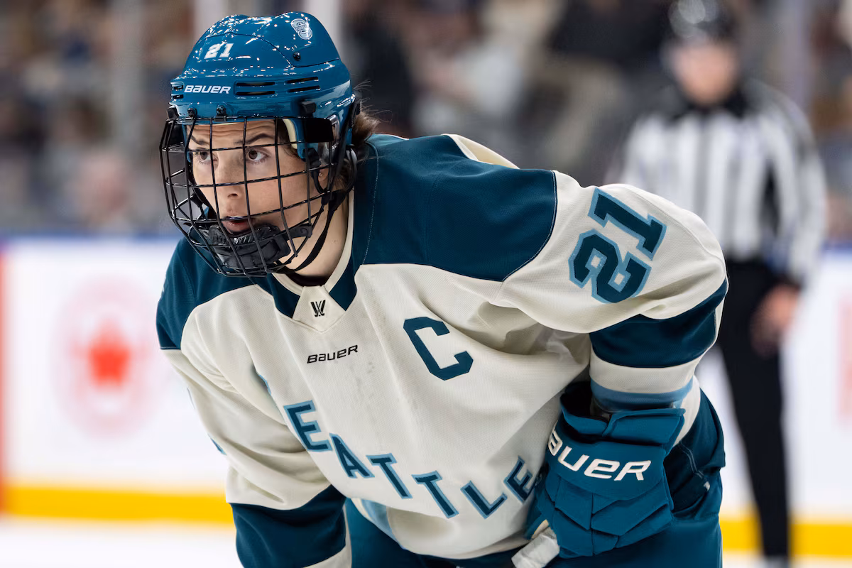 Hilary Knight jouera pour l'expansion de la PWHL à Détroit via une signature et un échange avec Las Vegas