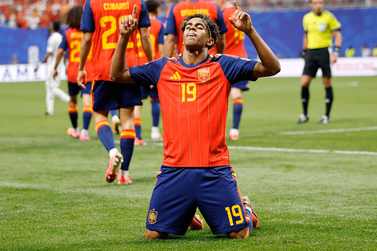 Lamine Yamal marque tôt alors que l'Espagne écrase l'Arabie Saoudite 4-0