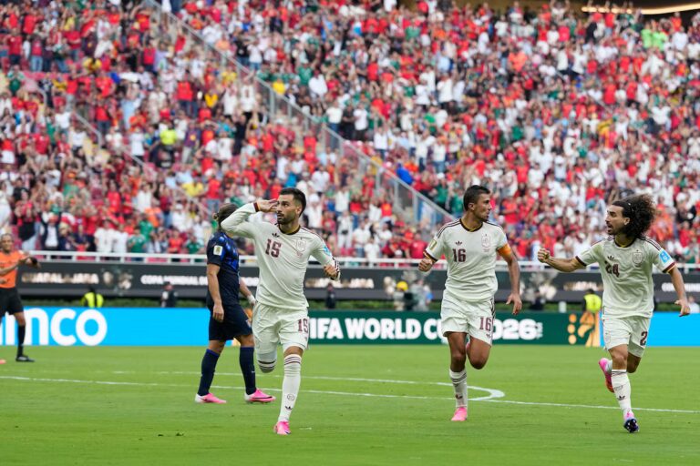 Le seul but d'Alex Baena envoie l'Espagne devant l'Uruguay en huitièmes de finale de la Coupe du monde