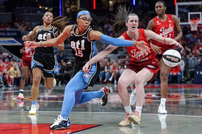 Les 25 points de Kelsey Mitchell aident Fever à entamer la défense du titre de la Coupe du Commissaire lors d'une victoire contre Dream