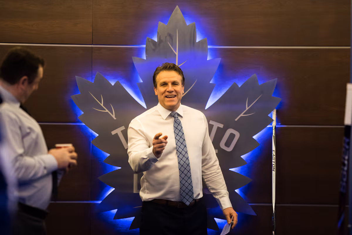 Les Maple Leafs de Toronto nomment Jim Hiller comme entraîneur-chef