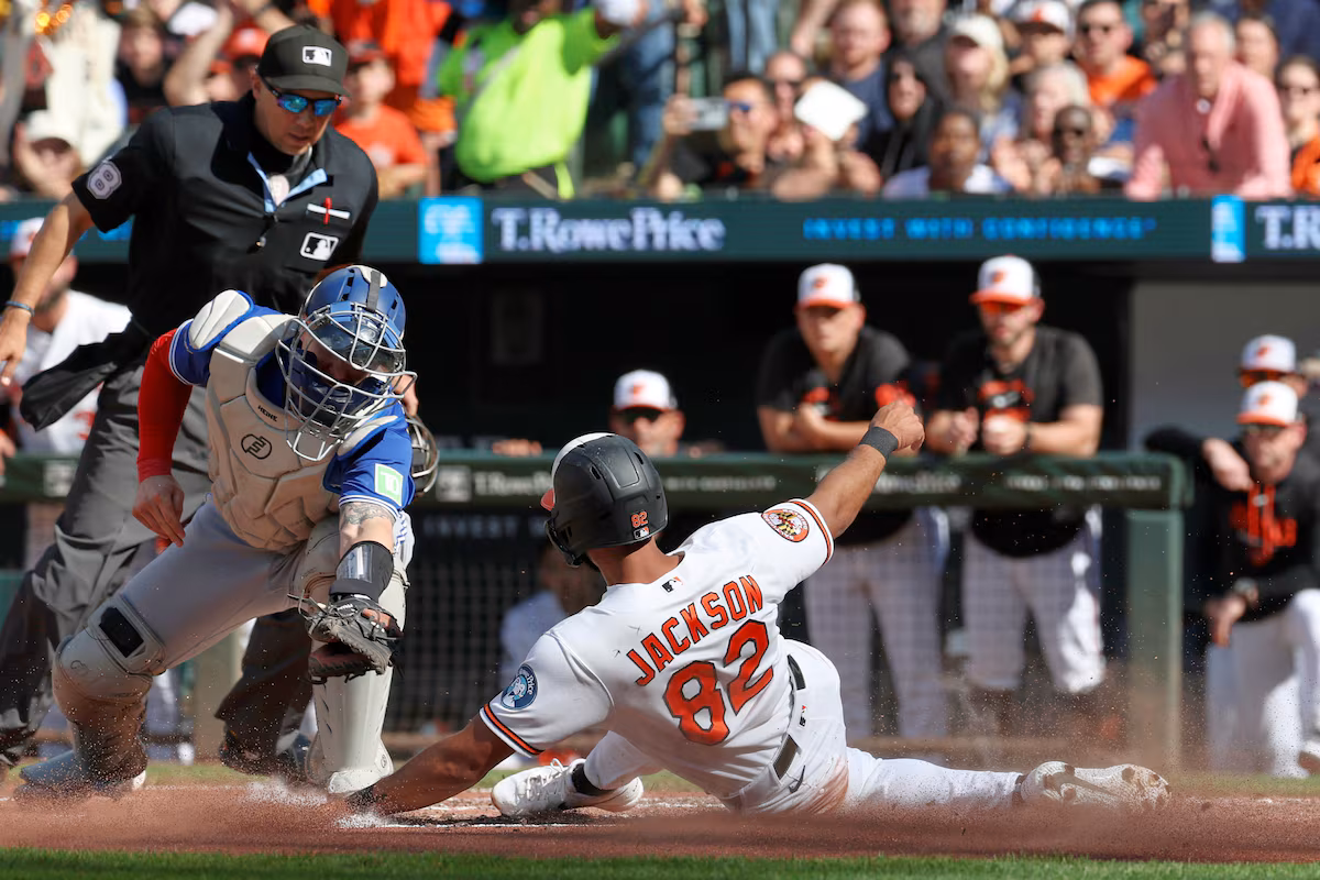 Les Orioles marquent cinq points en neuvième pour battre les Blue Jays 6-5