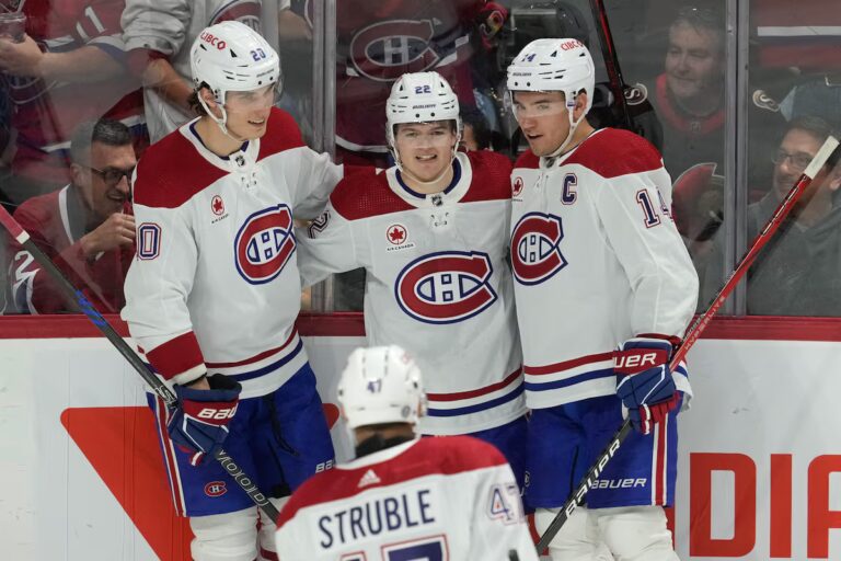 Les attaquants des Canadiens Suzuki et Caufield remportent les prix Selke et Lady Byng