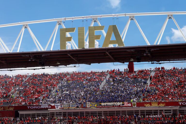 Les billets pour le match Canada contre Bosnie-Herzégovine retirés des sites des revendeurs quelques heures avant le match