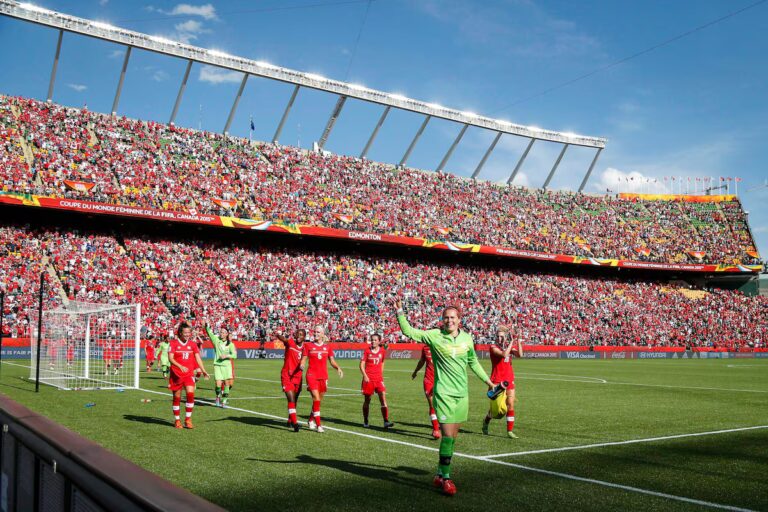 Une Coupe du Monde à domicile apporte un nouveau type de stress et de pression, prévient Sinclair