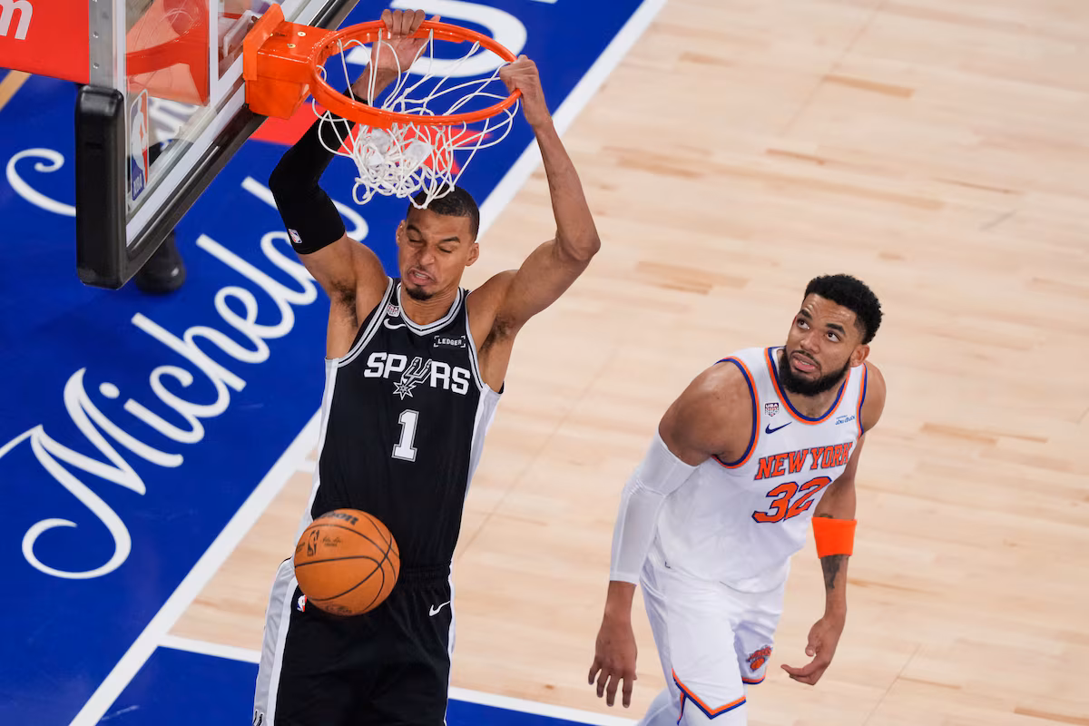 Wembanyama reprend le troisième match, menant les Spurs à une victoire 115-111 contre les Knicks