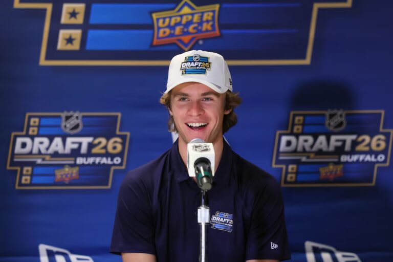 Avec McKenna comme meilleur espoir, les Maple Leafs entament leur reconstruction avec le premier choix au repêchage de la LNH