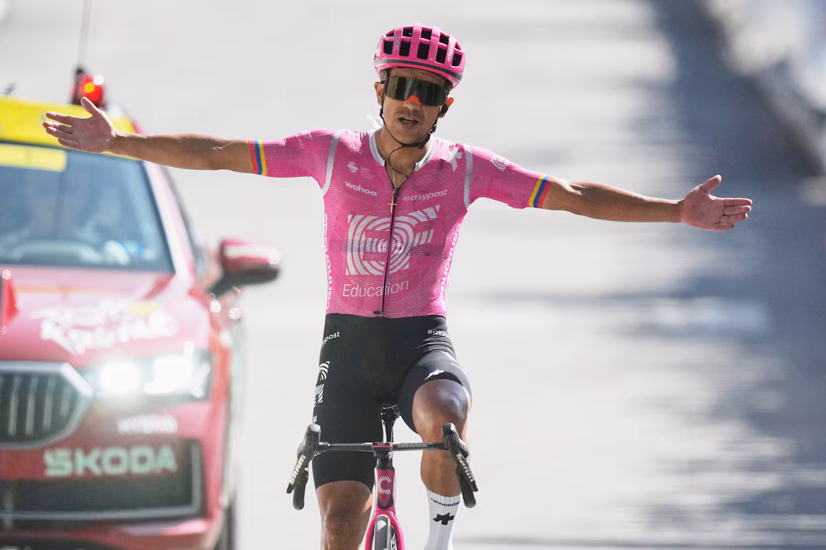 Carapaz remporte l'étape 18 du Tour de France grâce à une échappée tardive
