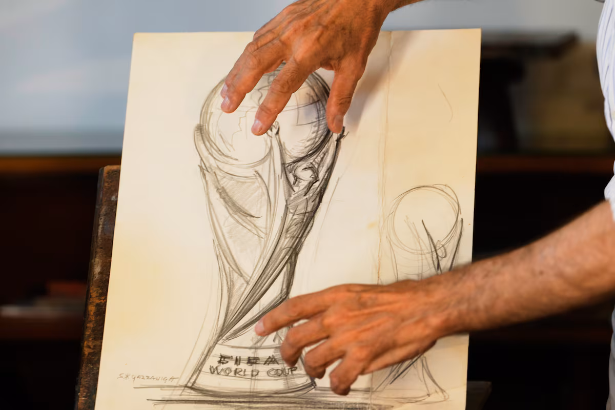 Comment un sculpteur italien a créé le trophée de la Coupe du monde devenu une icône