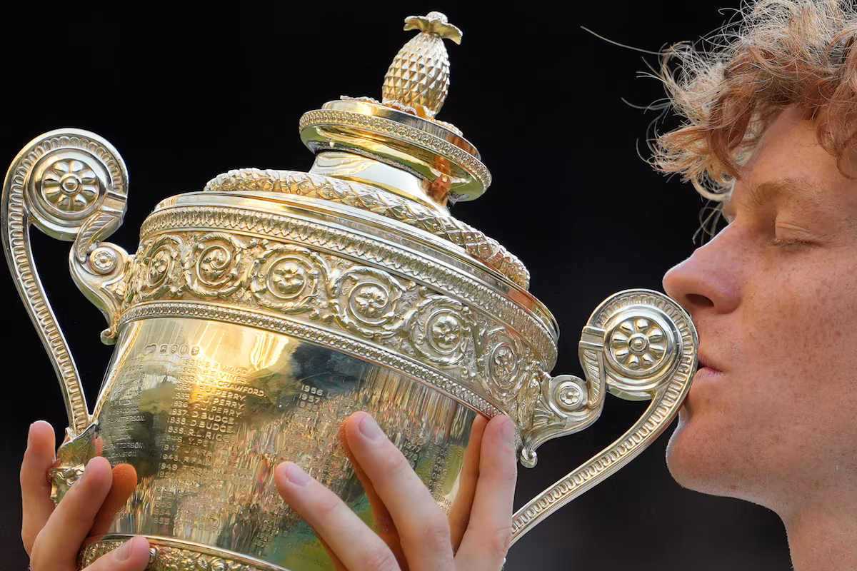 Jannik Sinner bat Alexander Zverev et remporte à nouveau Wimbledon