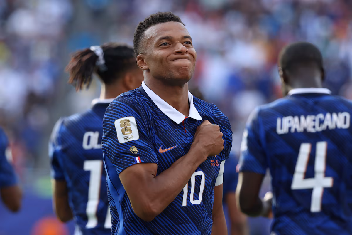 La France élimine la Suède alors que Mbappé marque deux fois pour égaler Messi en tête des buts de la Coupe du monde
