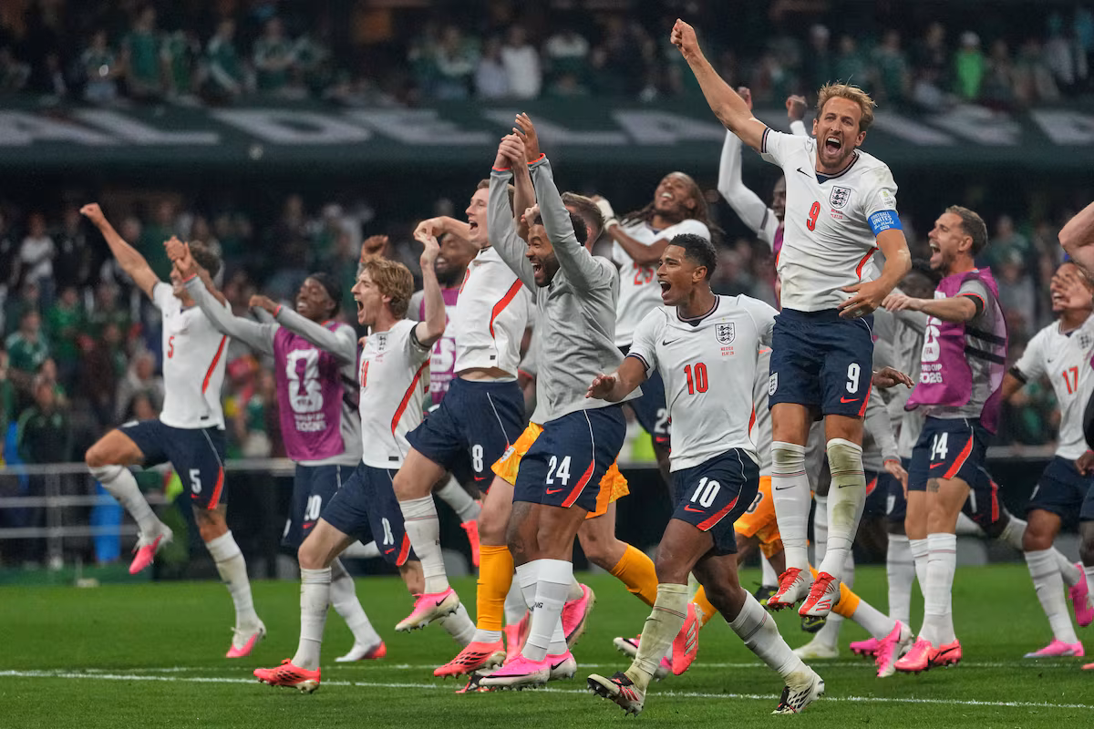 « Le football revient à la maison » : euphorie en Angleterre après la victoire au petit matin