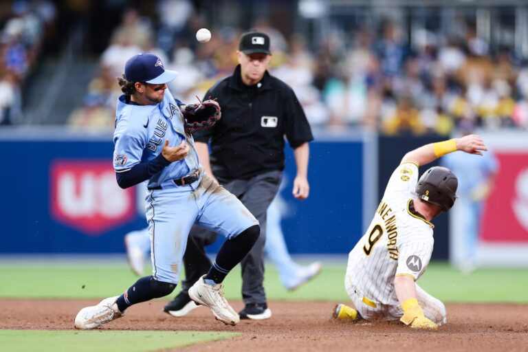 Les Padres devancent les Blue Jays 8-7 pour égaliser la série