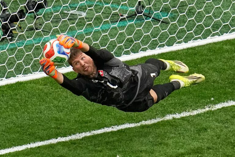 Les Suisses félicitent Messi mais disent qu'ils peuvent blesser l'Argentine en quart de finale