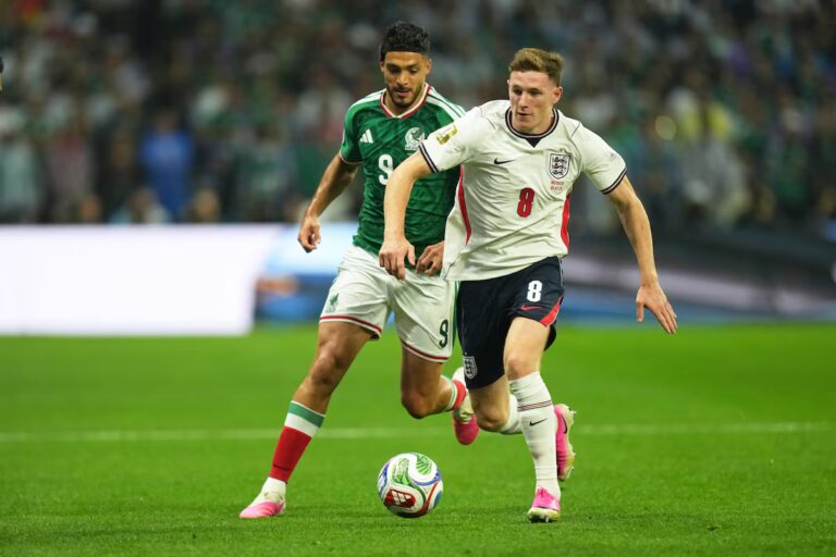 Man City signe avec l'international anglais Elliot Anderson un contrat de 116 millions de livres sterling sur cinq ans