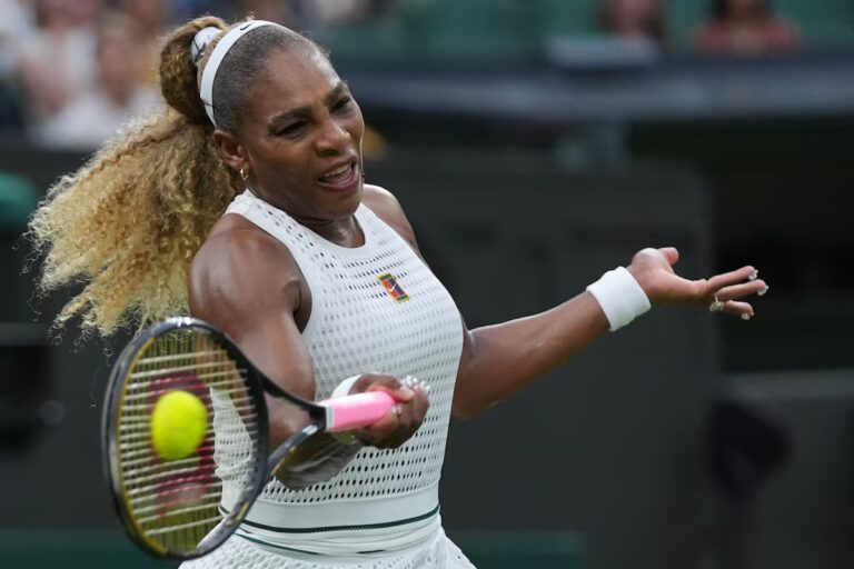 Serena Williams reçoit les éloges de ses collègues professionnels à Wimbledon après son premier match en simple en près de quatre ans