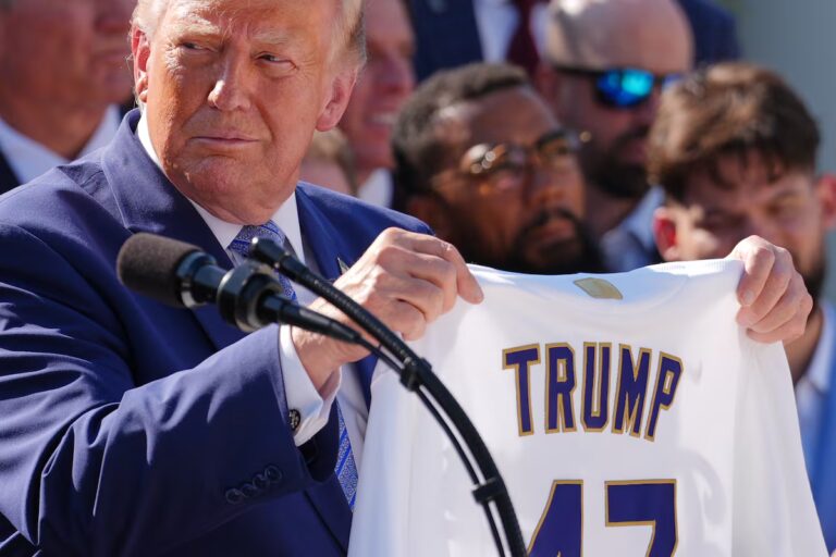 Trump accueille à nouveau les Dodgers à la Maison Blanche, les qualifiant de « l'une des grandes marques »