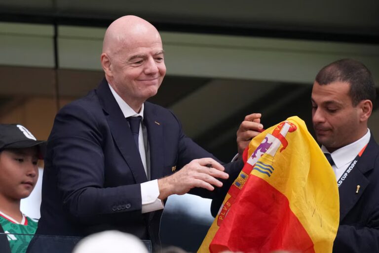 Trump et Infantino font l'éloge de la Coupe du monde, qualifiant le tournoi de succès