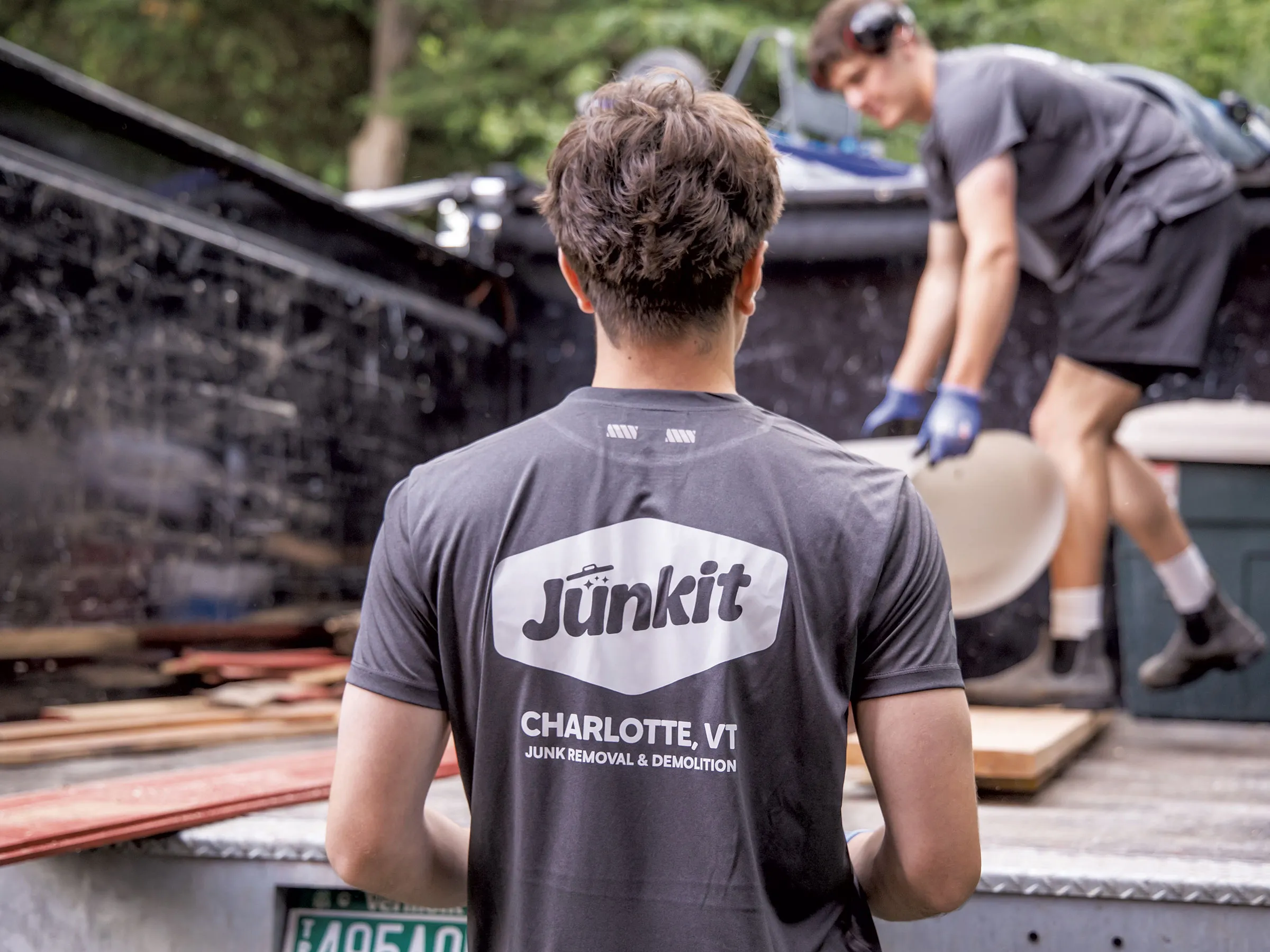 Un jeune de 20 ans dirige une entreprise de ramassage des déchets Junkit