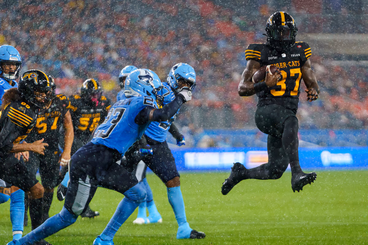 Chad Kelly lance trois passes de touché et les Argos remportent une victoire de 39-20 contre les Ticats