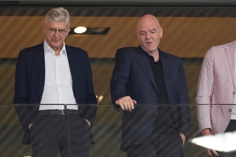 Deux hauts dirigeants de la FIFA se distancient du projet raté de vente de la Coupe du Monde d'Infantino