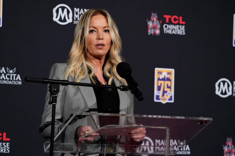 La gouverneure des Lakers, Jeanie Buss, contestera le projet des frères et sœurs de vendre leurs actions à Kushner et Iger