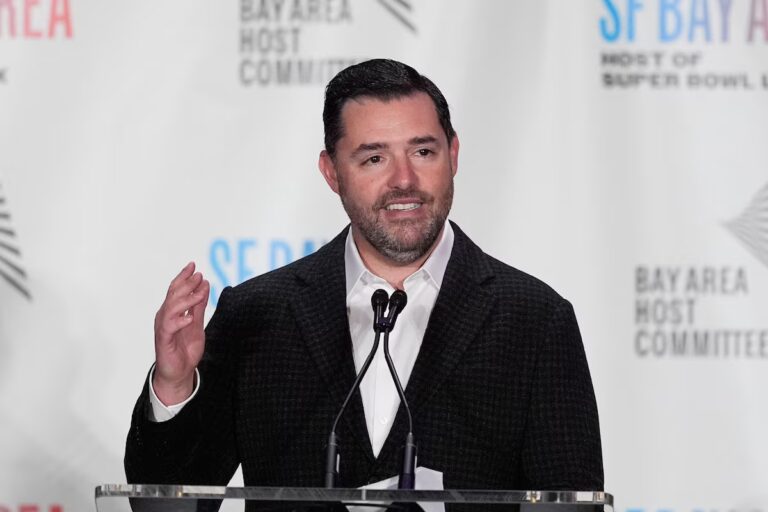 Le propriétaire des 49ers, Jed York, a envoyé un texto à une femme qu'il croyait être une prostituée avant son arrestation par la police.