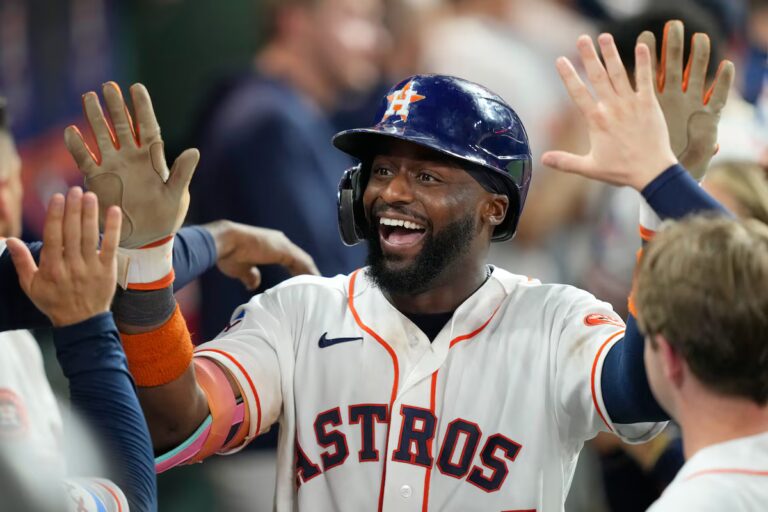 Les Astros battent les Blue Jays 7-2, Yesavage quitte le match sur blessure