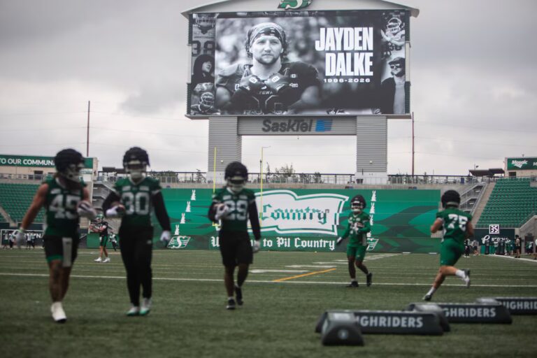 Les coureurs tentent de se concentrer sur le football après la mort de Jayden Dalke