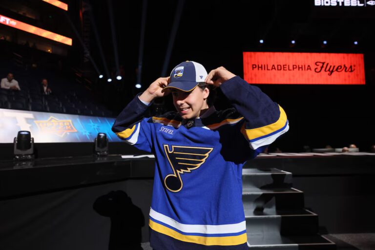 L'espoir canadien de la LNH à l'Arizona State reste hospitalisé après s'être effondré lors d'un entraînement en plein air