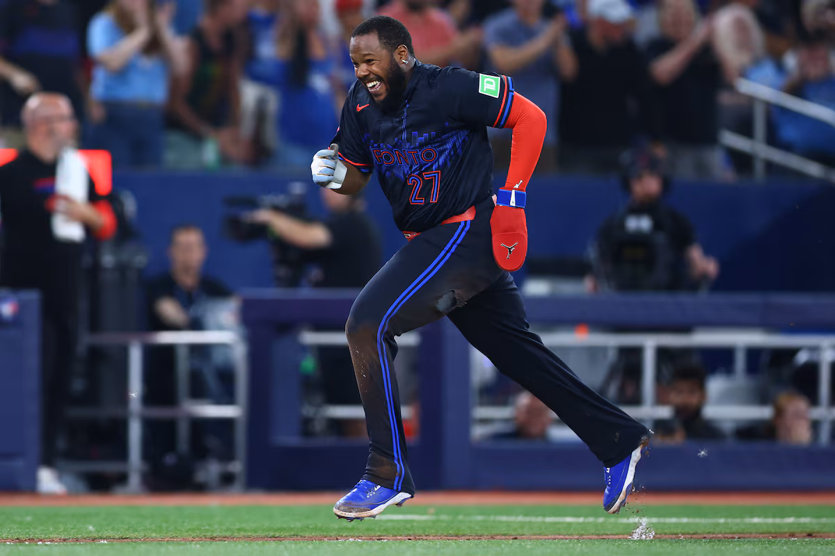 Vladimir Guerrero Jr. des Blue Jays réussit les derniers tests de commotion cérébrale et devrait revenir samedi