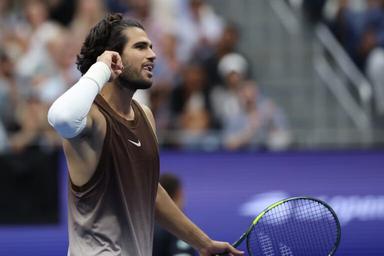 Alcaraz revient à l'US Open avec une victoire