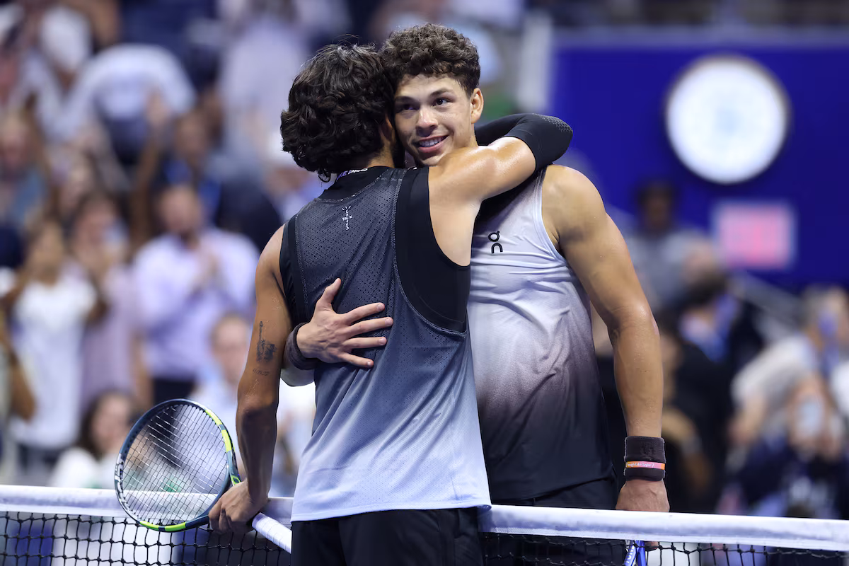 Alcaraz tombe face à Shelton dans un thriller de fin de soirée, Sabalenka survit à l'US Open