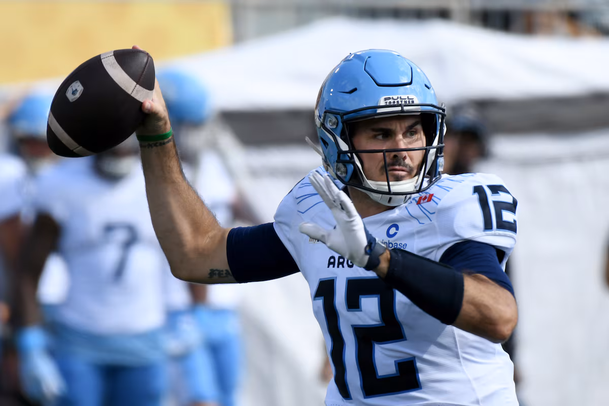 Chad Kelly mène les Argos à la victoire de la Fête du Travail contre les Ticats et remporte la série de la saison