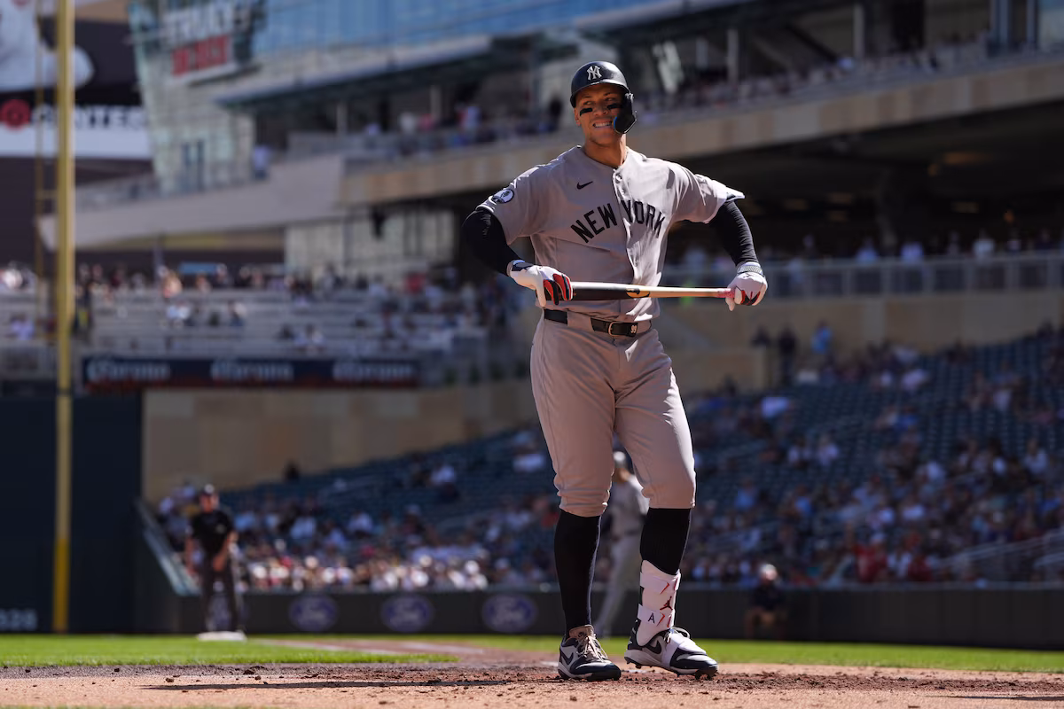 La star des Yankees, Aaron Judge, se fait injecter une douleur au mollet droit, il est peu probable qu'il joue dans une série de wild card
