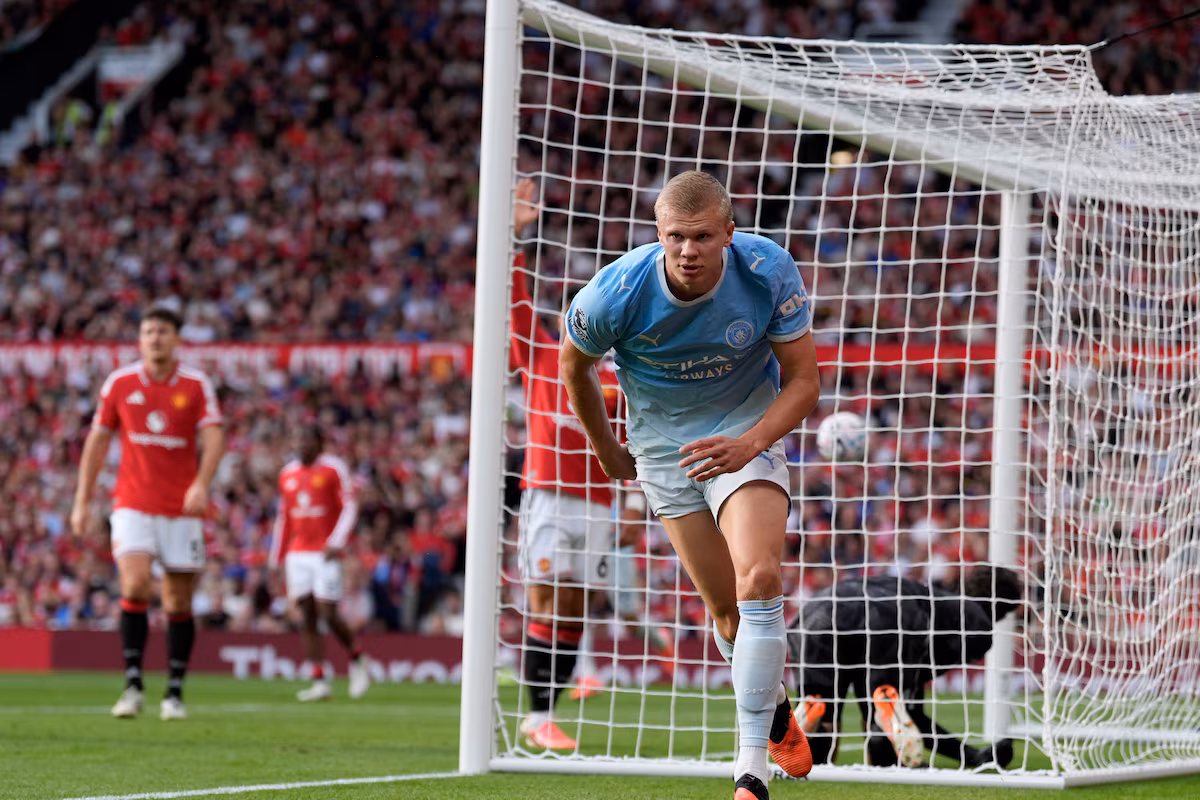 Le but contesté de Haaland remporte le derby de Manchester pour City à 10 contre United