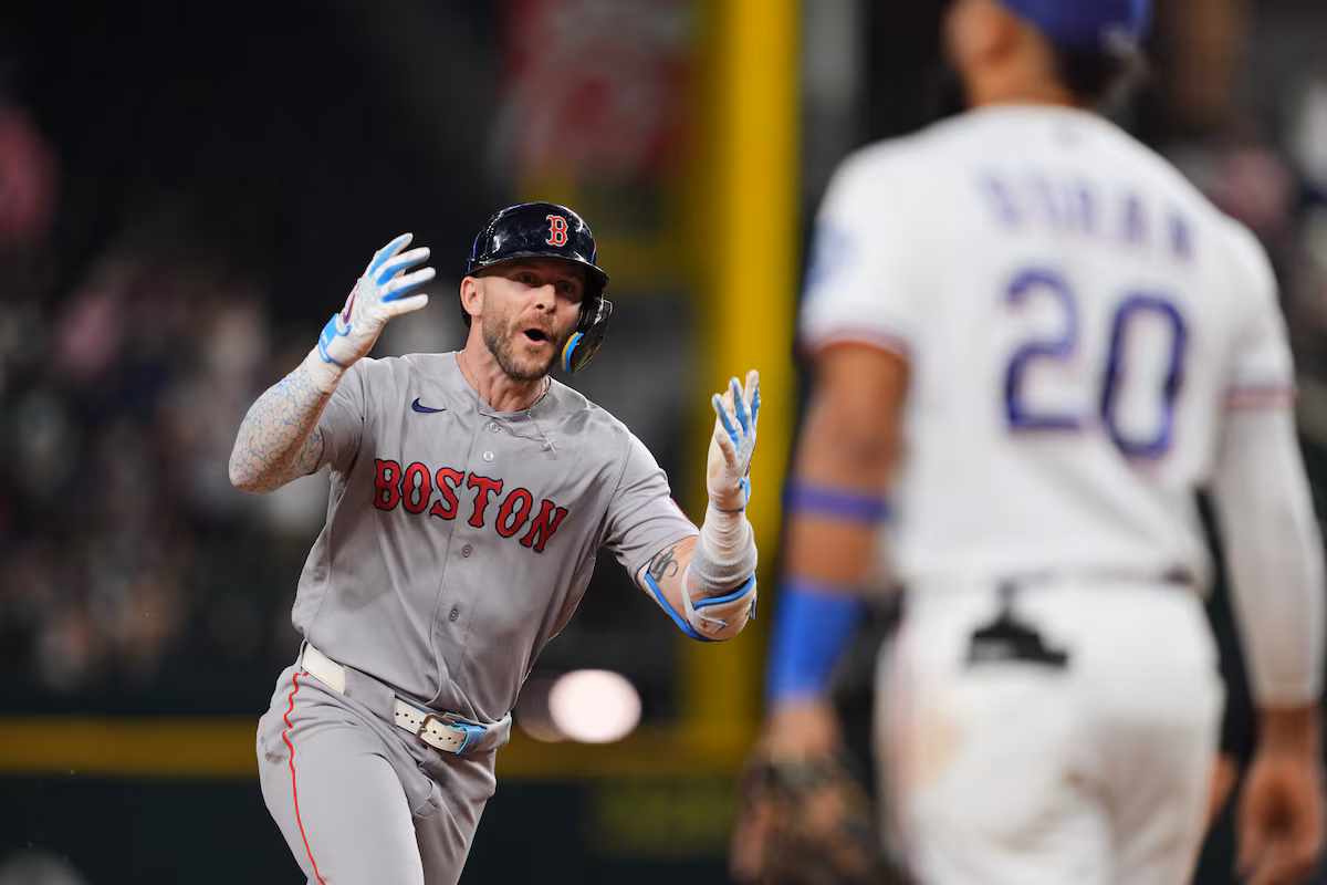 Le circuit de 3 points de Story porte les Red Sox à une victoire de 4-3, ramenant les Rangers à la 2e place de l'AL West