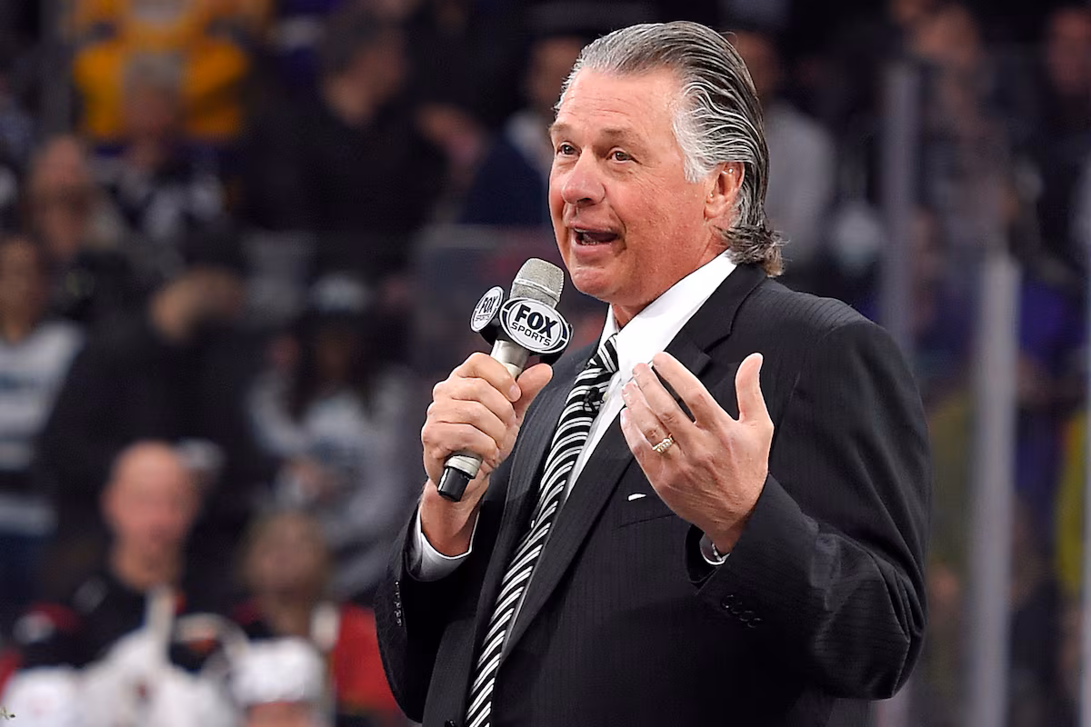 Le joueur de hockey et entraîneur devenu animateur Barry Melrose est décédé à 70 ans