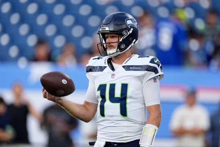 Le plus grand obstacle de Seattle à la répétition commence dans une NFC West difficile avec les Rams empilés