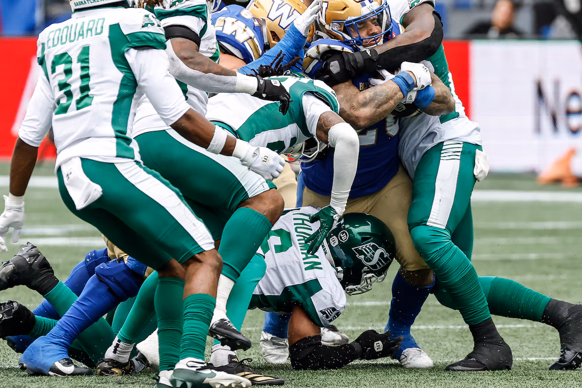 Les Blue Bombers de Winnipeg éliminent les Roughriders de la Saskatchewan pour remporter le Banjo Bowl 19-6