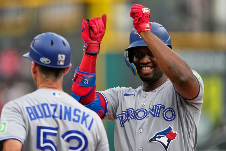 Les Blue Jays ont battu les Guardians pour se rapprocher à un demi-match de la dernière place de joker de l'AL