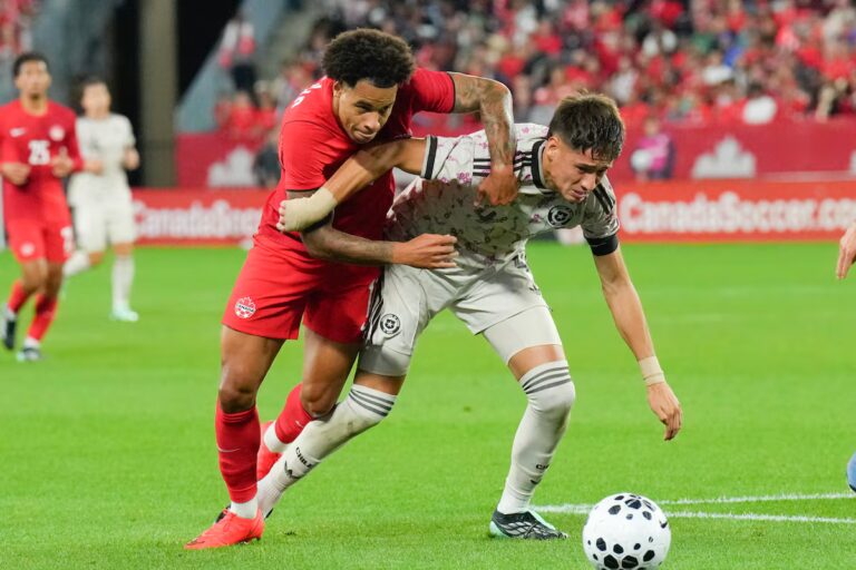 Les Canadiens battent le Chili, composé de neuf joueurs, lors de leur première sortie depuis la Coupe du Monde de la FIFA