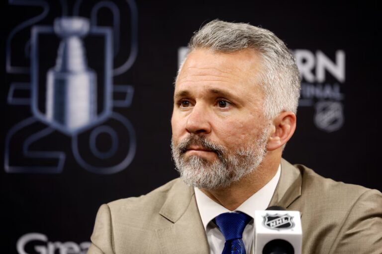 Les Canadiens de Montréal signent une prolongation de contrat de plusieurs années avec l'entraîneur-chef Martin St. Louis