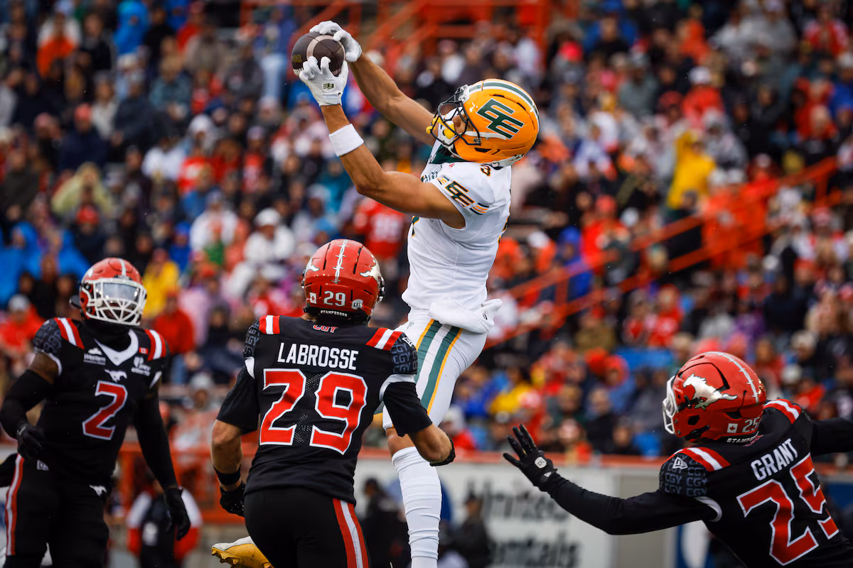 Les Elks se rassemblent pour une troisième victoire consécutive, battant les Stampeders 38-28 lors de la fête du Travail