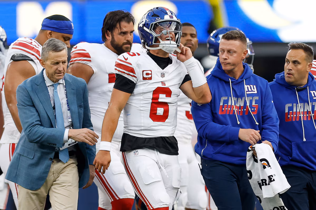 Les Giants confirment que le quart Jaxson Dart a terminé la saison régulière en raison d'une blessure au genou