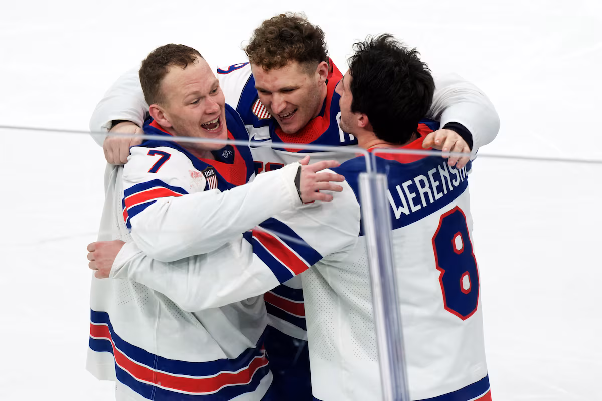 Les médaillés d'or olympiques américains bouleversent le paysage de la LNH avec des demandes commerciales