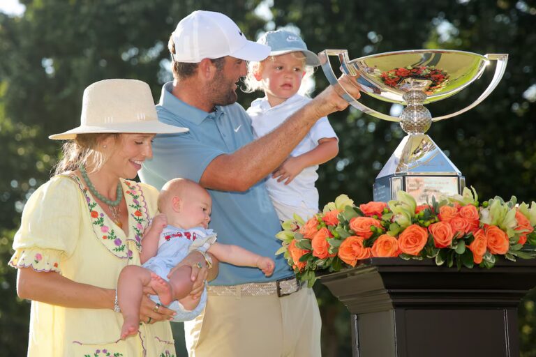 Scheffler remporte une autre FedEx Cup et surpasse Tiger Woods en termes de gains en carrière sur le PGA Tour