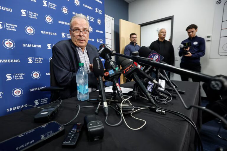Suspension de Hellebuyck et demande d'échange imminente au cours du camp d'entraînement des Jets de Winnipeg
