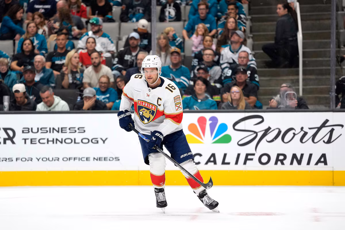 Aleksander Barkov sera absent 6 à 8 semaines en raison d'une blessure au genou, aucune intervention chirurgicale n'est nécessaire, selon les Panthers