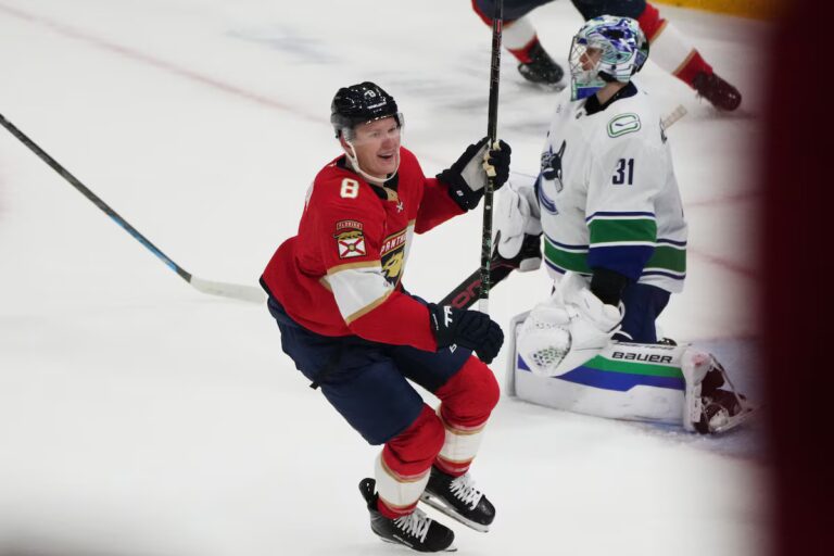 Brady Tkachuk réalise son deuxième tour du chapeau naturel consécutif en prolongation alors que les Panthers étourdissent les Canucks
